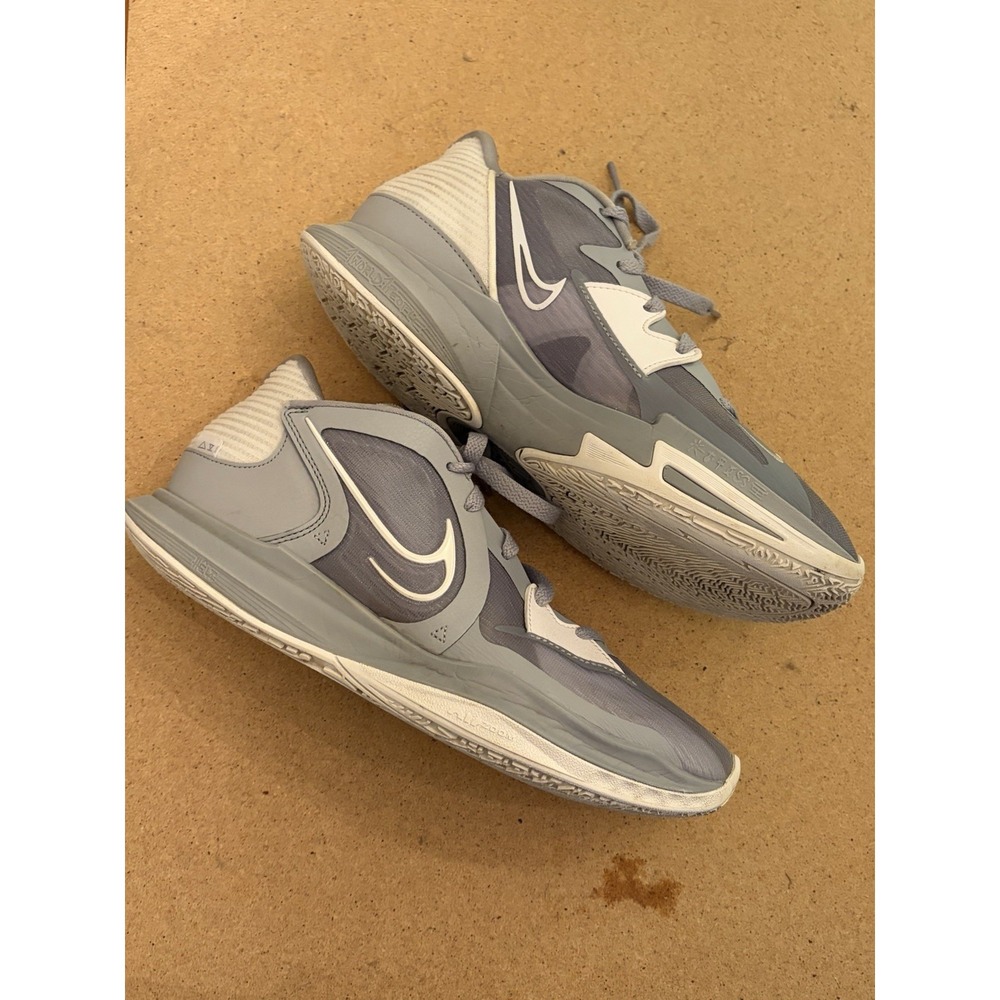 Nike Kyrie Basketball Shoe Men's Gray/White Pre-Owned Size 8.5 Mens DO9617-001